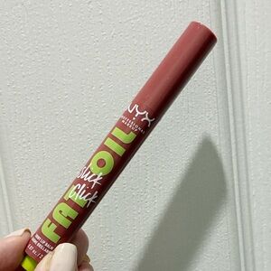 NYX Fat Oil Slick Click in “Caption This”